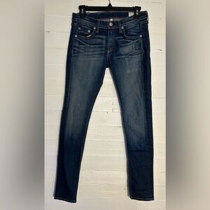 Rag & Bone women’s Skinny jeans. Size 27, dark blue wash. Great condition.